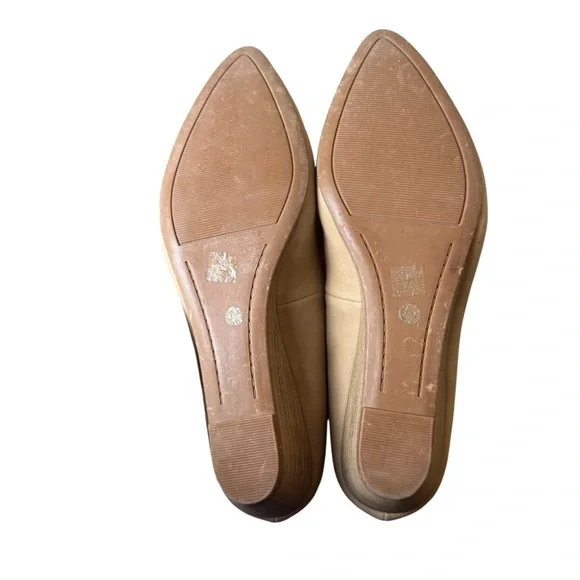 CL By Laundry Beige Wedge Pumps Size 8 Neutral Classic Minimalist Office Staple - Picture 7 of 11